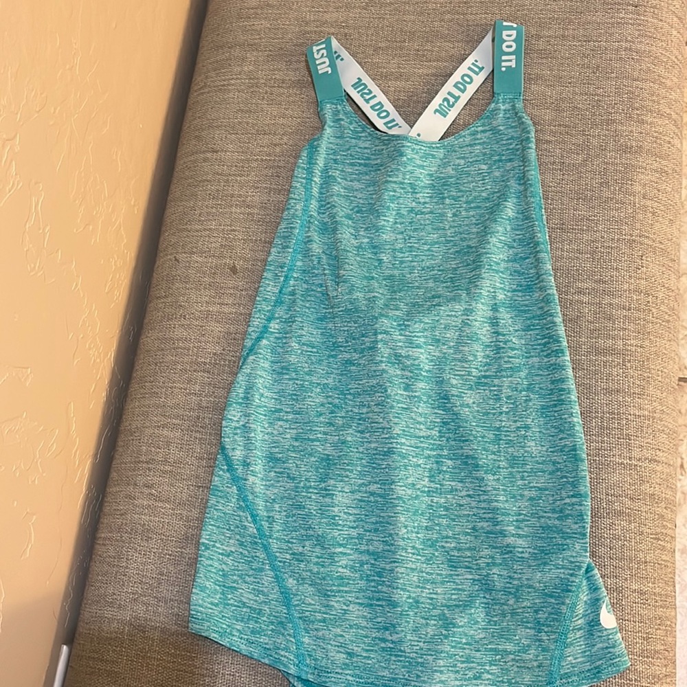 Nike dry fit work out tank top. Size medium